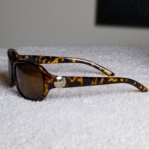 Lovely Brown Tortoise Sunglasses - Picture 3 of 8